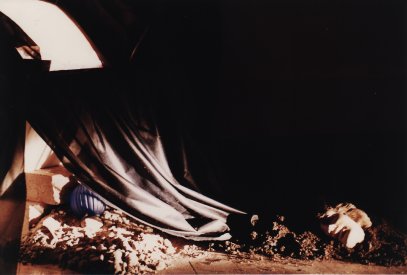 Julie Vulcan, The light fell – some new pain, 1990